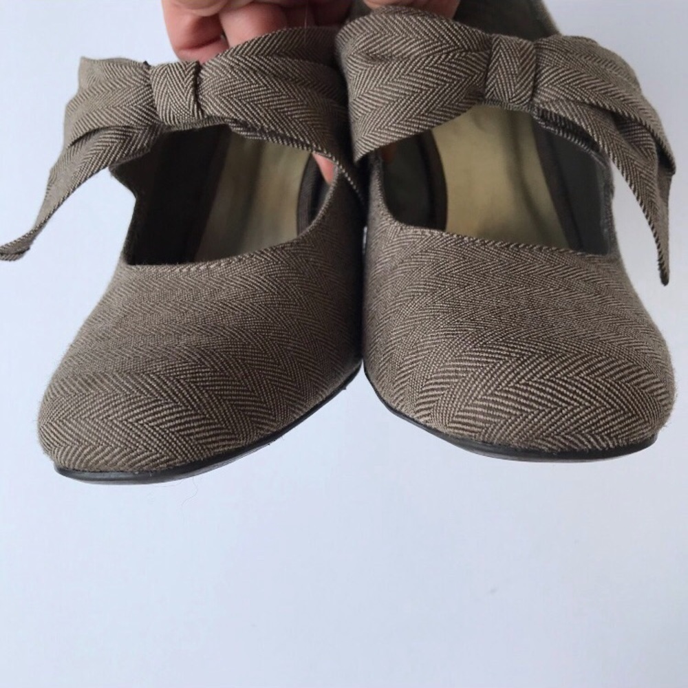 Gorgeous Ann Marino Bow Top Heels - Picture 9 of 9